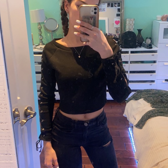 Black Lace Up Sleeve Top - Picture 5 of 5